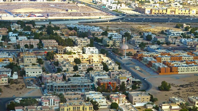 لافتات أعمدة إنارة في مردف، دبي، الإمارات